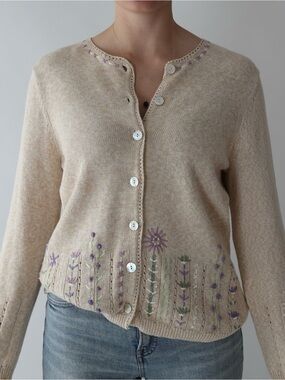 Vintage Appleseed's Beige Embroidered Floral Cardigan Cottagecore Grandma Cozy